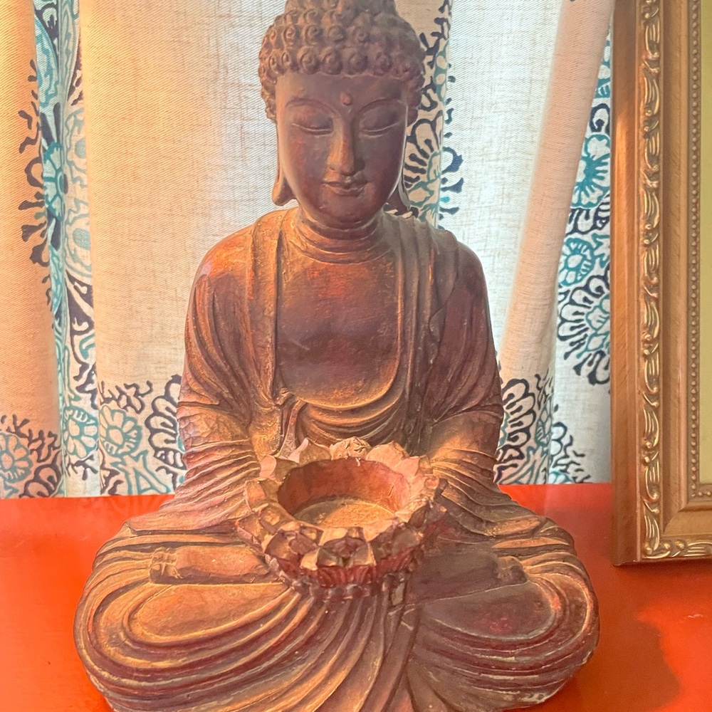 Rustic Buddha Statue - Picture 7 of 10